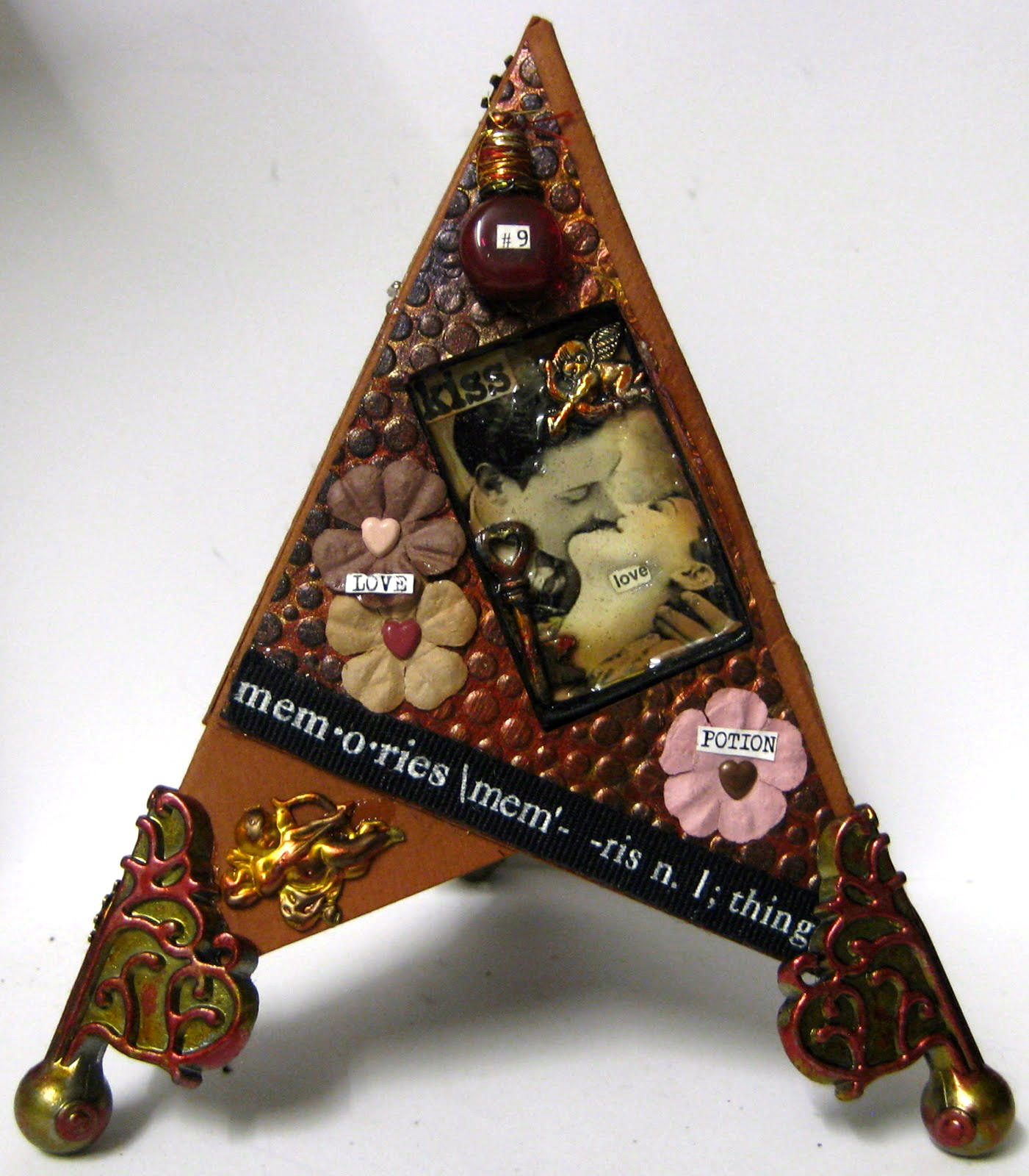 ANNETTE IN OZ: Pyramid Card How Too / Tipnique Tuesday