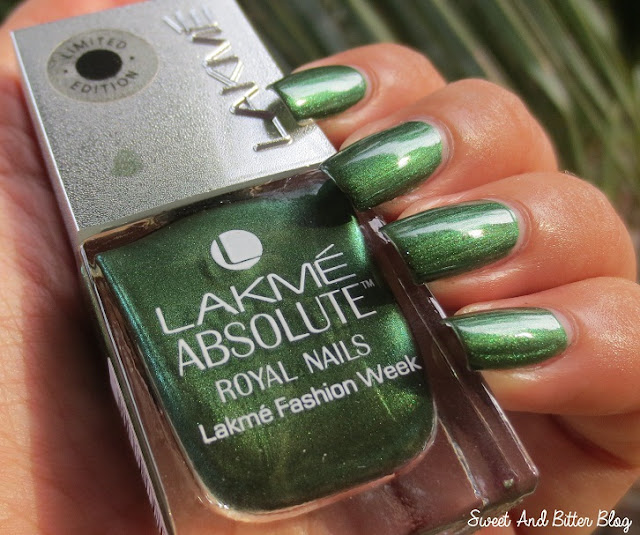 Lakme Absolute Royal Nails Emerald Green swatch