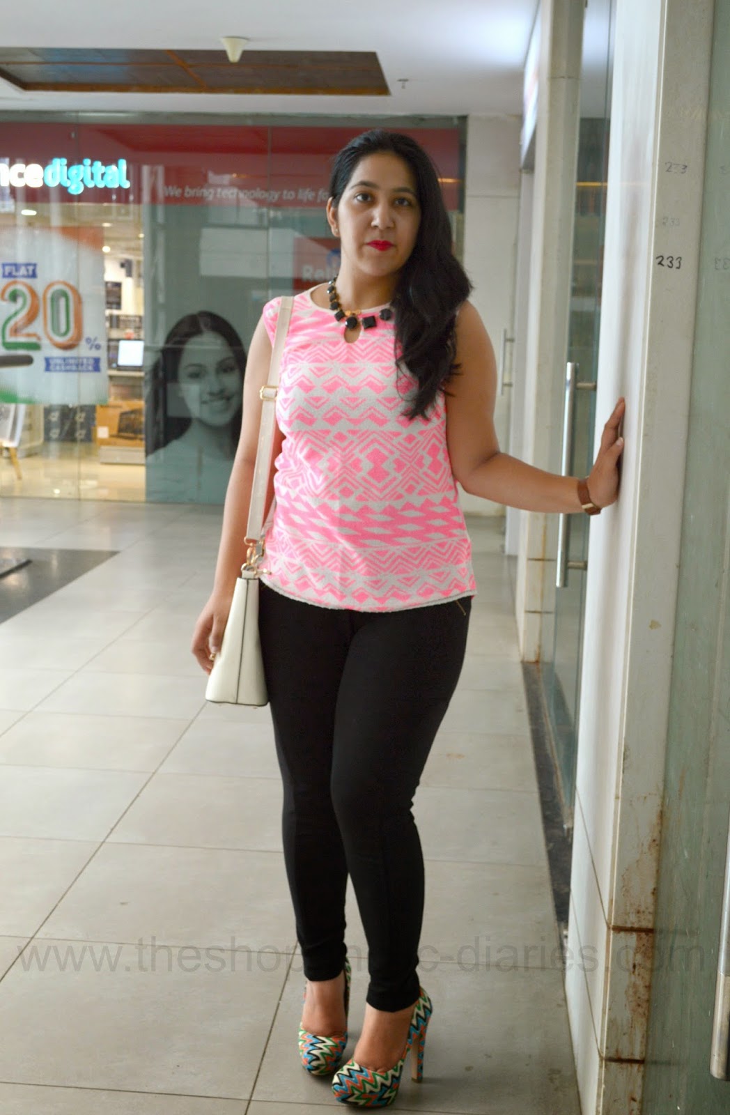 OOTD Dare to Wear Leggings Curvy Style Guide The