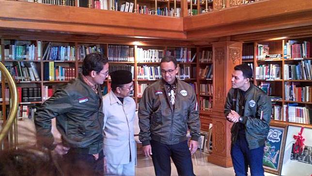 Wow, Jaket Bomber Anies-Sandi Pemberian BJ Habibie Jadi Milik Negara Wow, Jaket Bomber Anies-Sandi Pemberian BJ Habibie Jadi Milik Negara