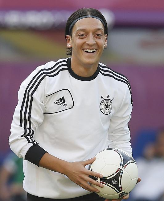 Football Stars Mesut Ozil New Profile With Latest Photos
