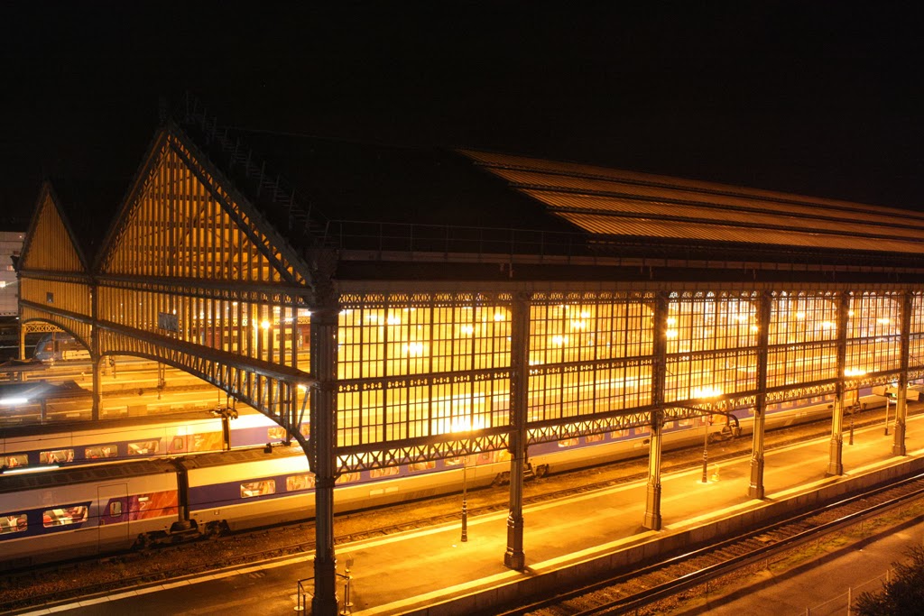 Amboise Daily Photo the train station at night