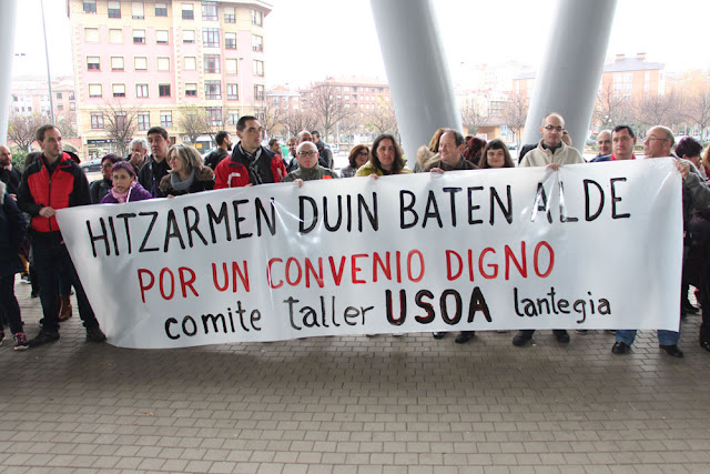 Los trabajadores del taller municipal Usoa se movilizan en demanda de un convenio digno Los trabajadores del taller municipal Usoa se movilizan en demanda de un convenio digno