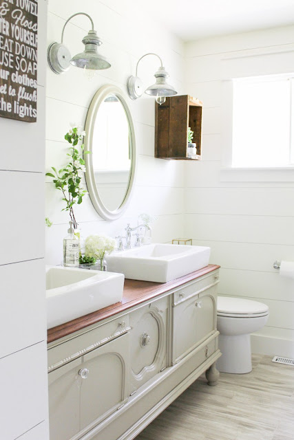 Farmhouse Style Bath
