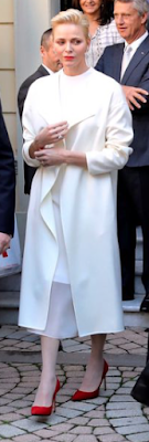 Tenue Akris / escarpins Jimmy Choo
