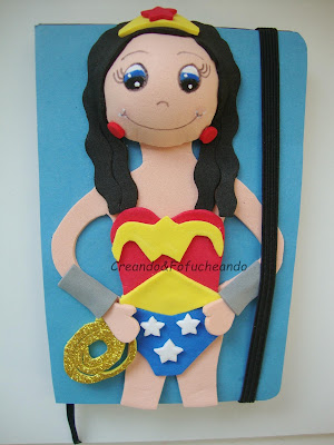 libreta-decorada-con-fofucha-wonder-woman