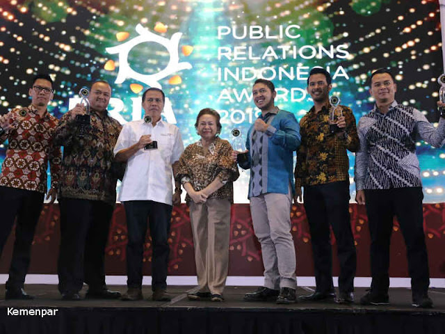 Kementerian Pariwisata Dianugerahi Public Relation Indonesia Awards Kementerian Pariwisata Dianugerahi Public Relation Indonesia Awards