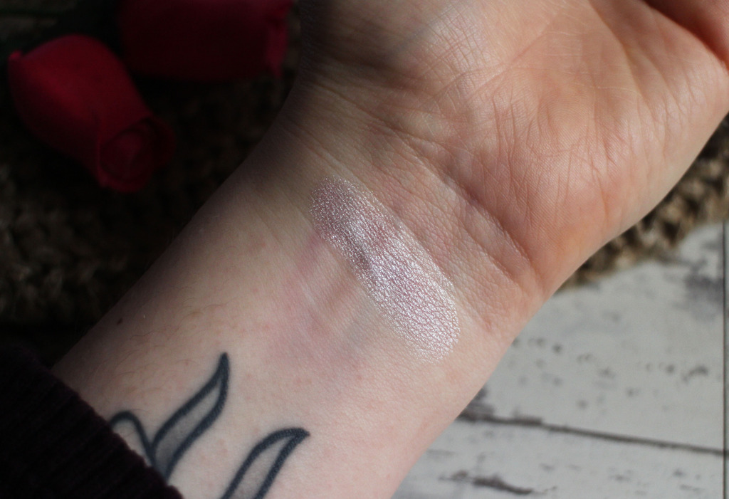 Make Up Obsession Highlighter in Moon Make Up Obsession Highlighter in Moon