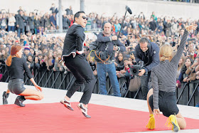 Paris Gangnam Style