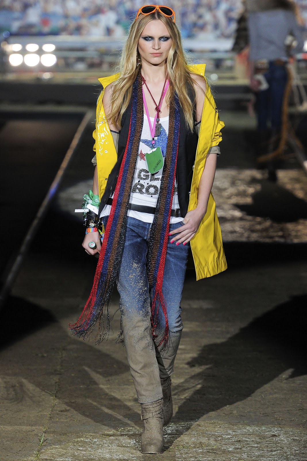 Burberry prorsum 2013. мода стрит стайл 21 века. современный стиль одежды. Burberry prorsum коллекция 2013. американская мода молодежи.