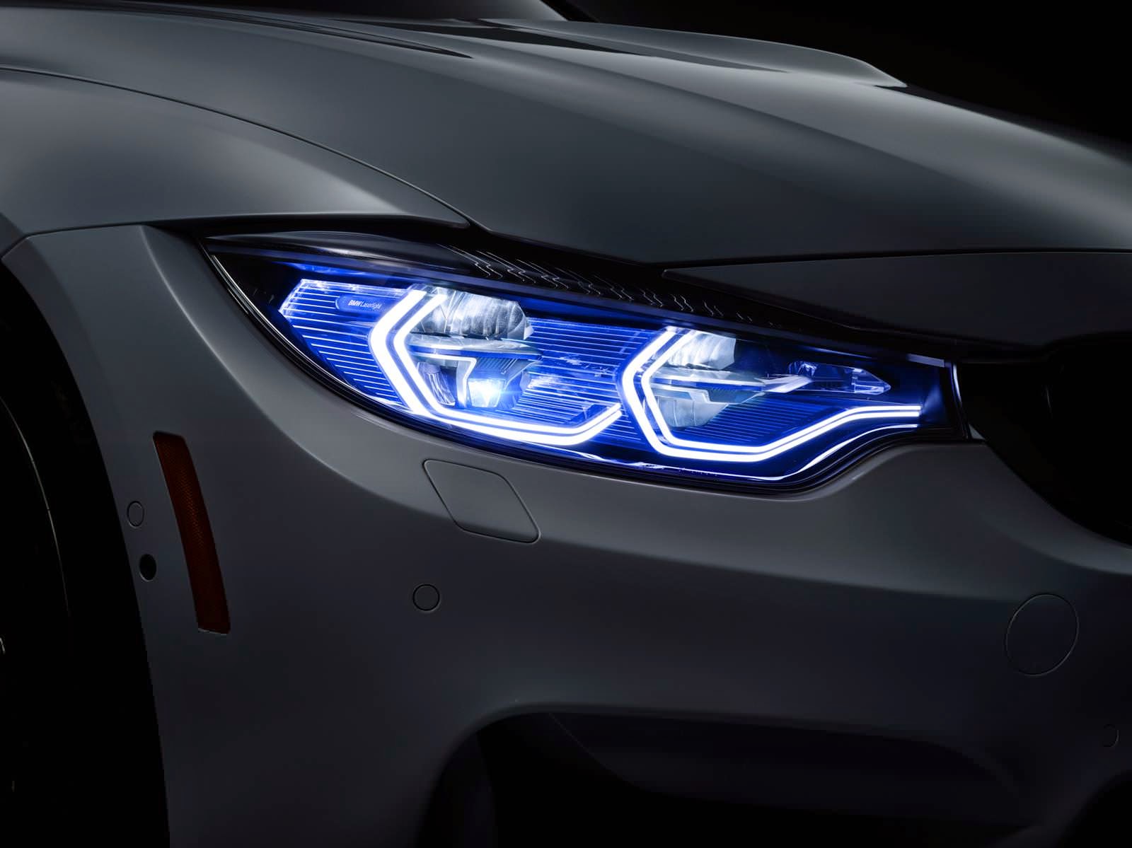 BMW M4 Concept Iconic Lights صور سيارات: سيارة بي ام دبليو ام 4 كونسبت ايكونيك لايتس 2015 بمعرض 'CES' 