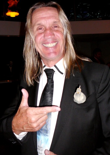 Nicko McBrain Foto de Nicko McBrain muy elegante