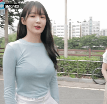다비치 강민경 씨스루 몸매 움짤.GIF - 뽐뿌:자유게시판 다비치 강민경 씨스루 몸매 움짤.GIF