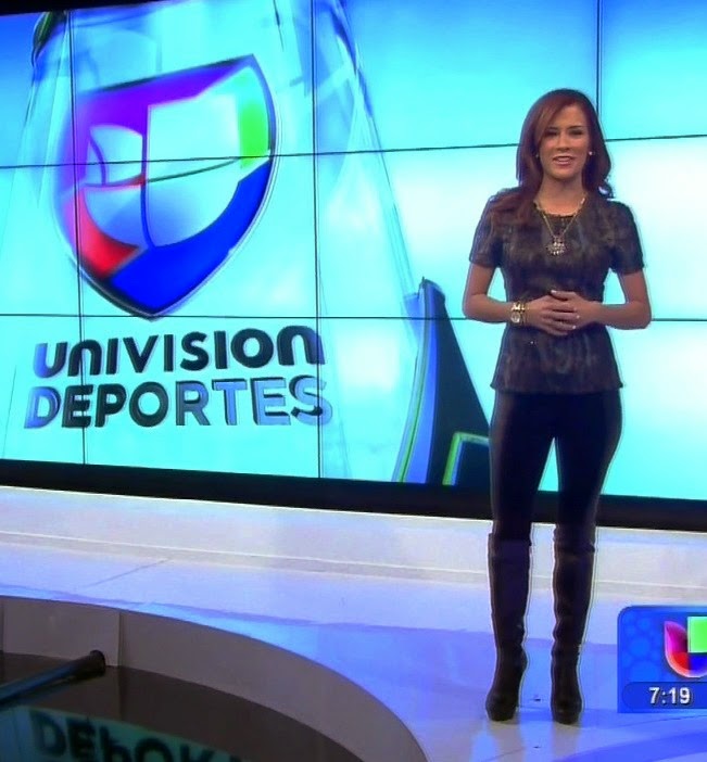 Adriana monsalve of univision deportes has lovely black leather boots.