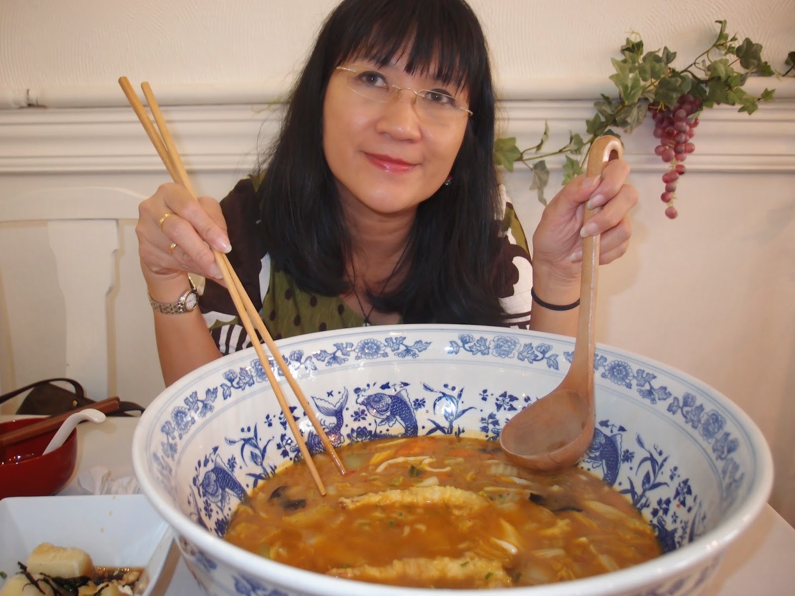 Xing Fu A VERY BIG BOWL OF NOODLE SOUP