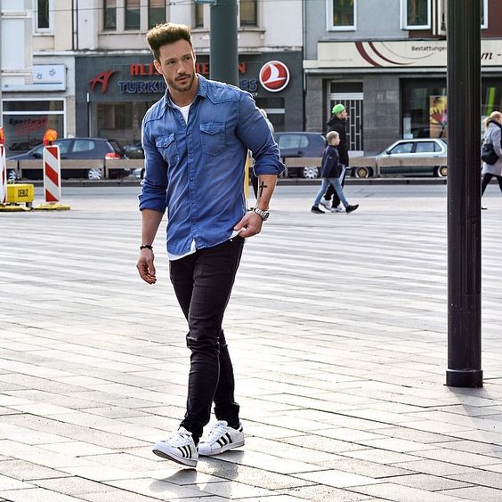 look masculino com adidas superstar