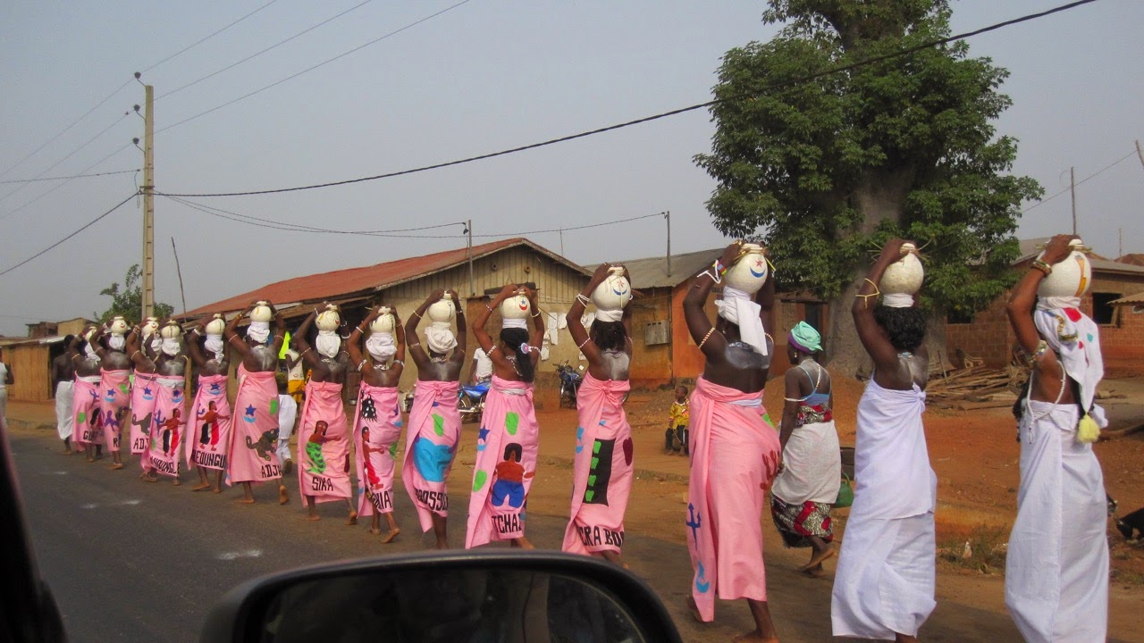 Procesión fetichista de brujería