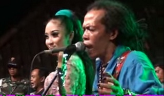 Monata - Basah Kembali MP3 - Anisa Rahma Feat Sodiq Dangdut Koplo Monata - Basah Kembali MP3 - Anisa Rahma Feat Sodiq Dangdut Koplo