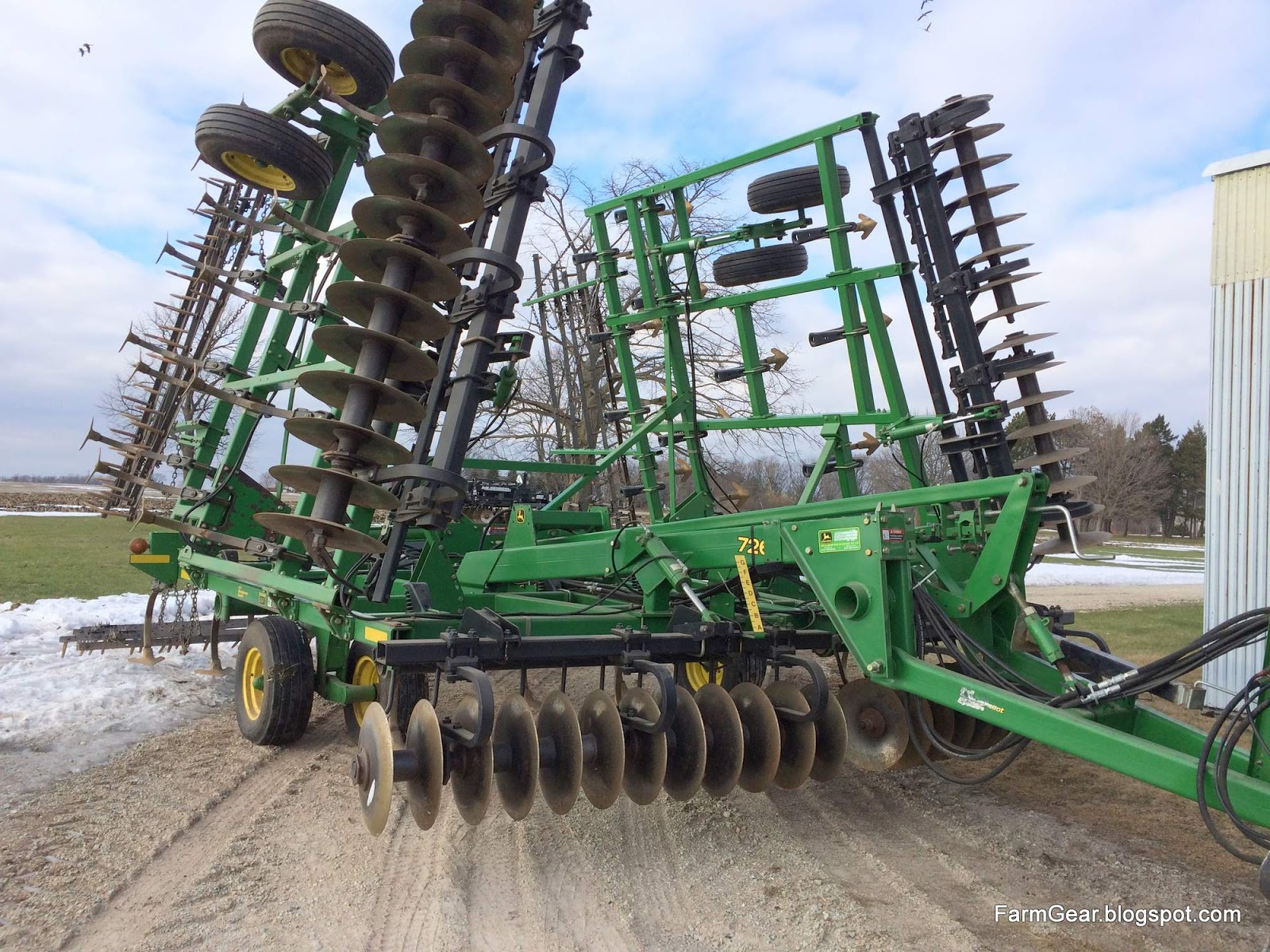 John Deere 726 Mulch Finisher