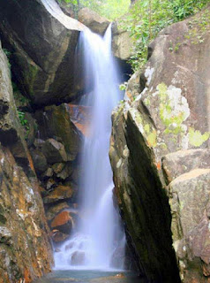 Tien stream and Tien cave in Ha Giang Tien stream and Tien cave in Ha Giang
