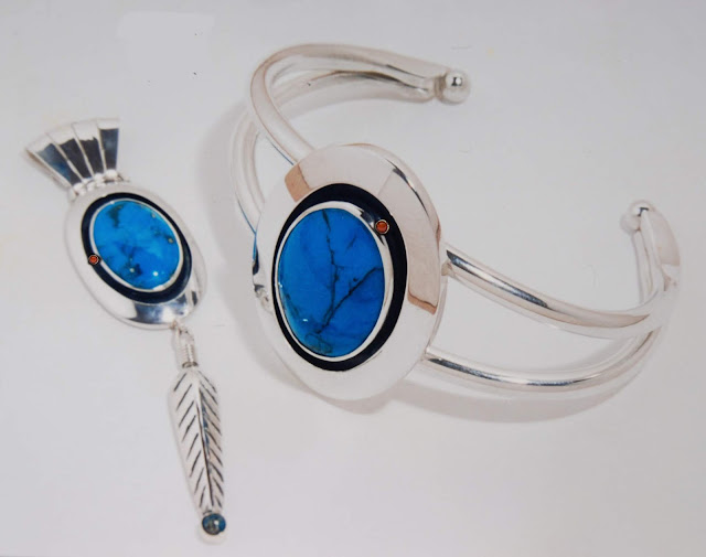 Jewelry set by Anishinaabe Woodland jeweler Zhaawano Giizhik Niigiwin miinawaa Aanji-niigiwin jewelry set by Zhaawano