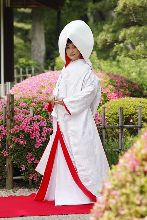 ácido absceso Amasar Academia Japonia: Kimonos de boda tradicional
