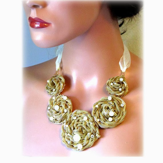 Stylish Styles Nice accessories to the most beautiful woman