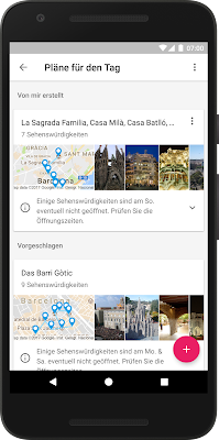 Ein Smartphone zeigt Google Trips