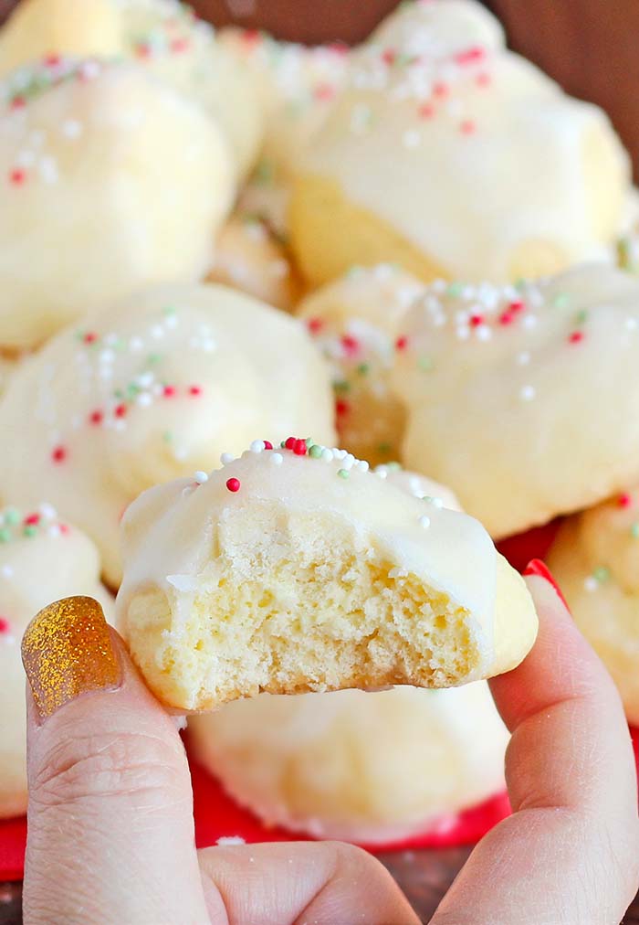 Italian Christmas Cookies | Red White Apron