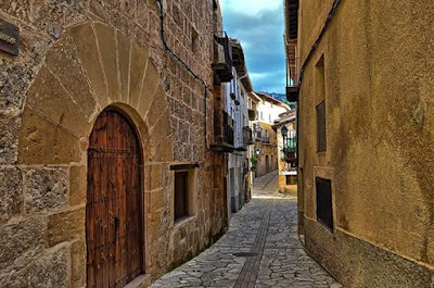 Beceite calle del Pilar foto hdrlooks Beceite calle del Pilar foto hdrlooks