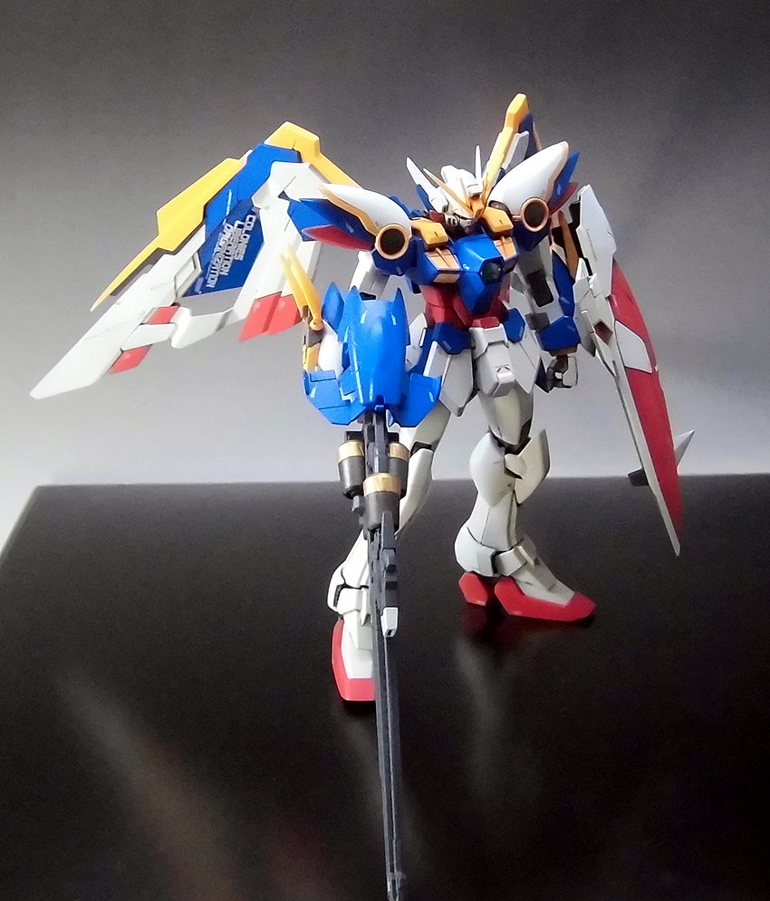 MG 1/100 Wing Gundam Ver.Ka Modellbausatz - 18cm Sammler-Modell Mit Transform-Funktion