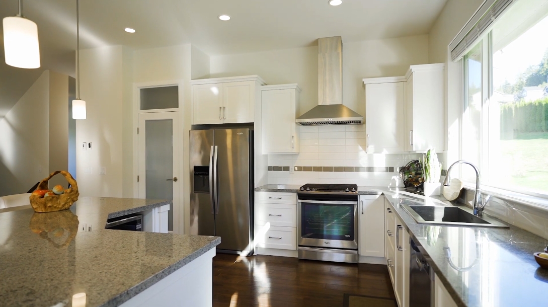 25 Interior Design Photos vs. 25340 Bosonworth Ave, Maple Ridge, BC Luxury Home Tour