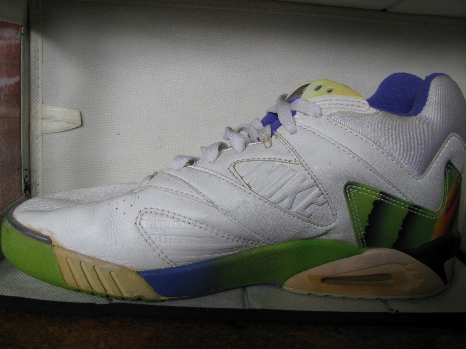 nike air tech challenge 1990