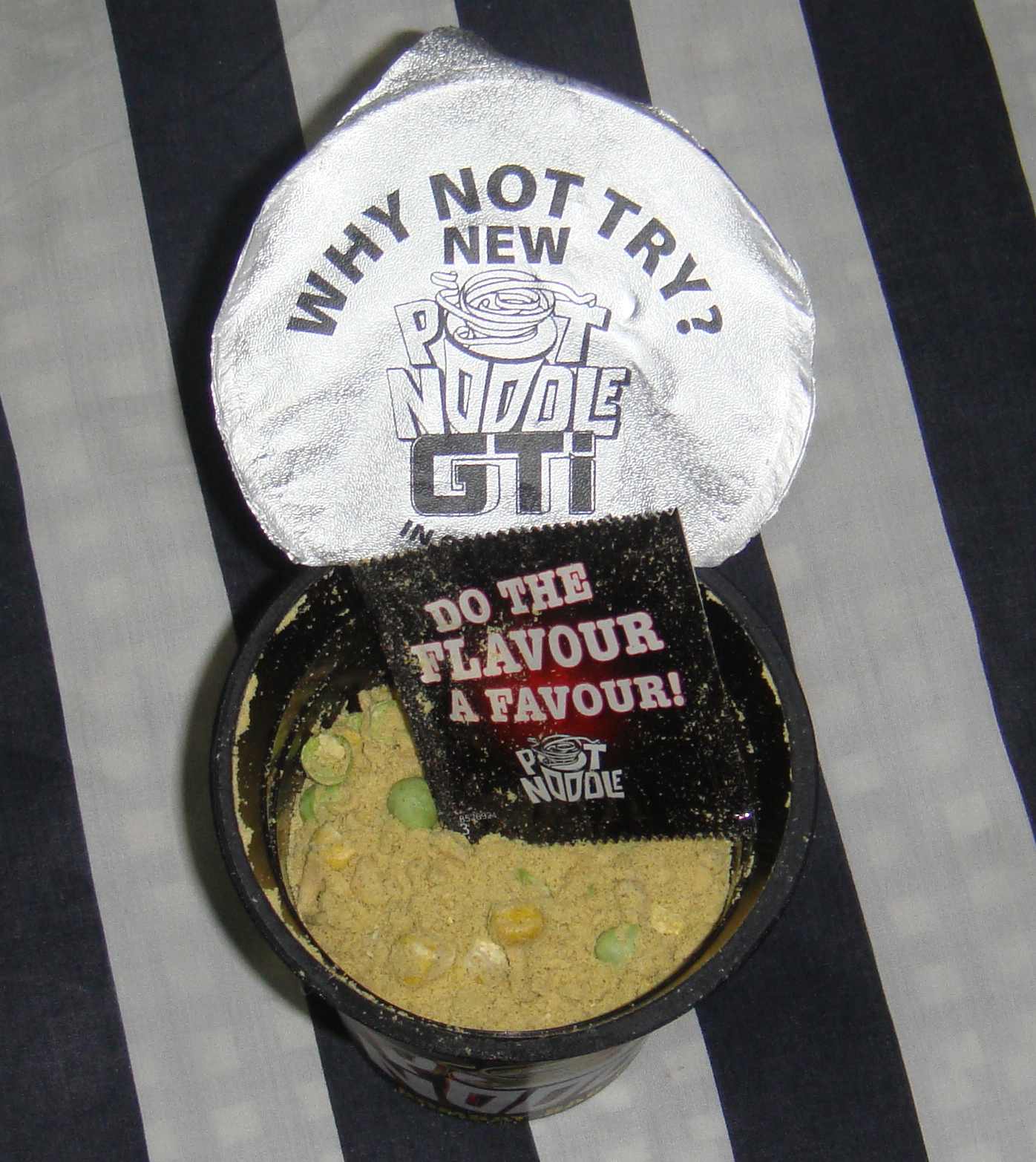 Supersupergirl's Food Reviews Bombay bad boy flavoured Pot noodles