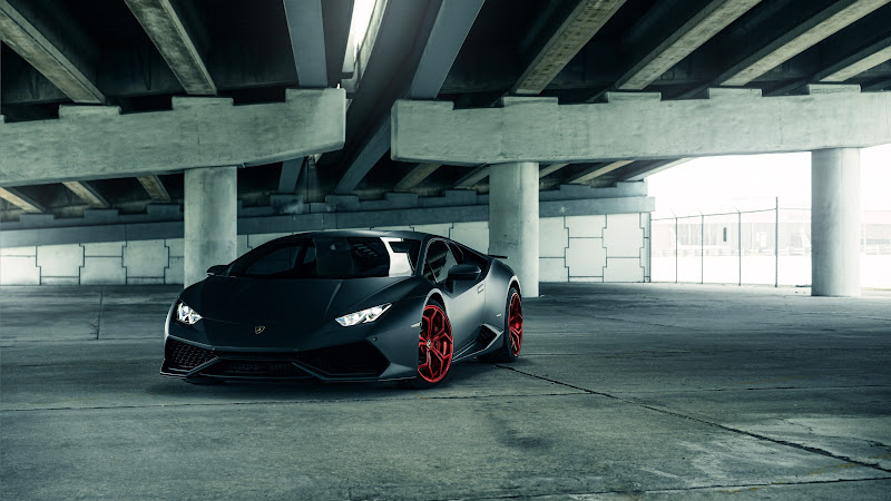 Black Lamborghini Huracan
