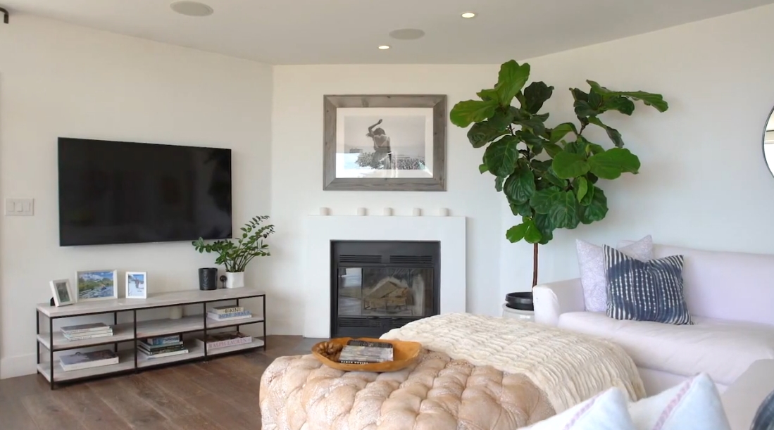 Tour 12 Samoa Way, Pacific Palisades, CA vs. 12 Interior Design Photos