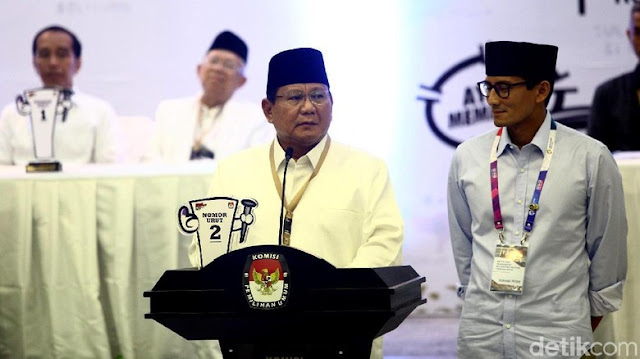 Buku Biru, 'Senjata' Prabowo-Sandi Jawab Isu-isu Sensitif Buku Biru, 'Senjata' Prabowo-Sandi Jawab Isu-isu Sensitif