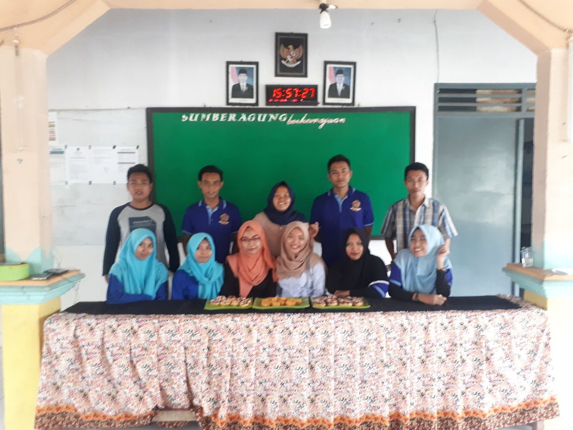 Pelatihan pembuatan roti oleh karang taruna trijaya