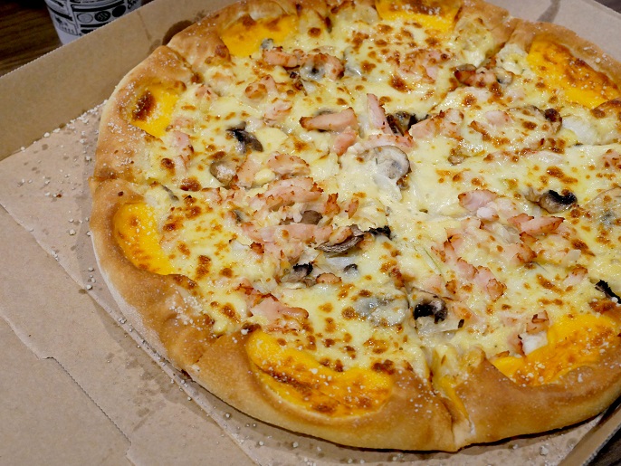 Domino's Pizza @ With the New Domino's Cheese Tarik Crust - hiphippopo.com