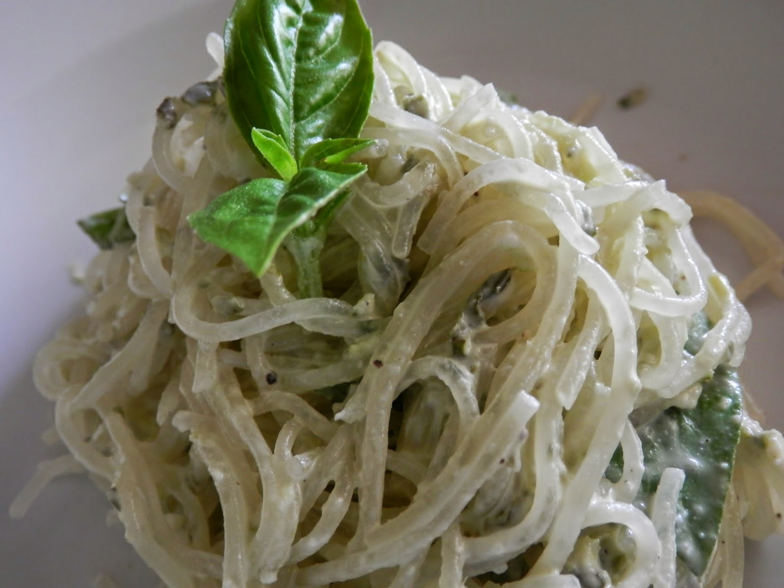 Dosanko in the South Korean Kelp Noodles in Pesto