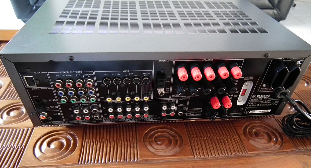 Lentera Akustika: Yamaha RX-V461 (AV Receiver)