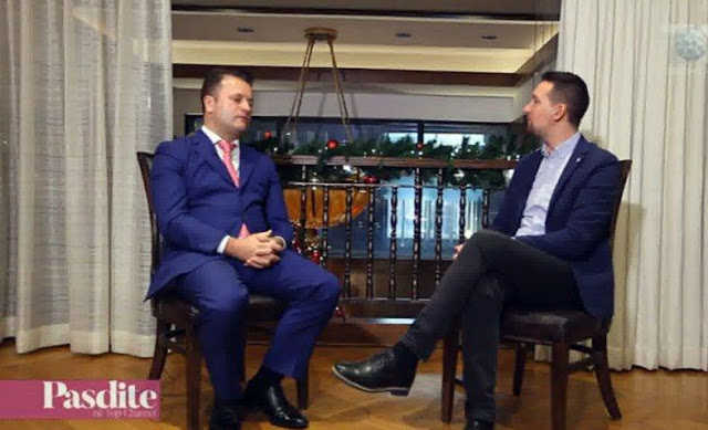 Alban Benjamin Prelvukaj, the owner of best New York Restaurants Alban Benjamin Prelvukaj speaking in Pasdite në Top CHannel