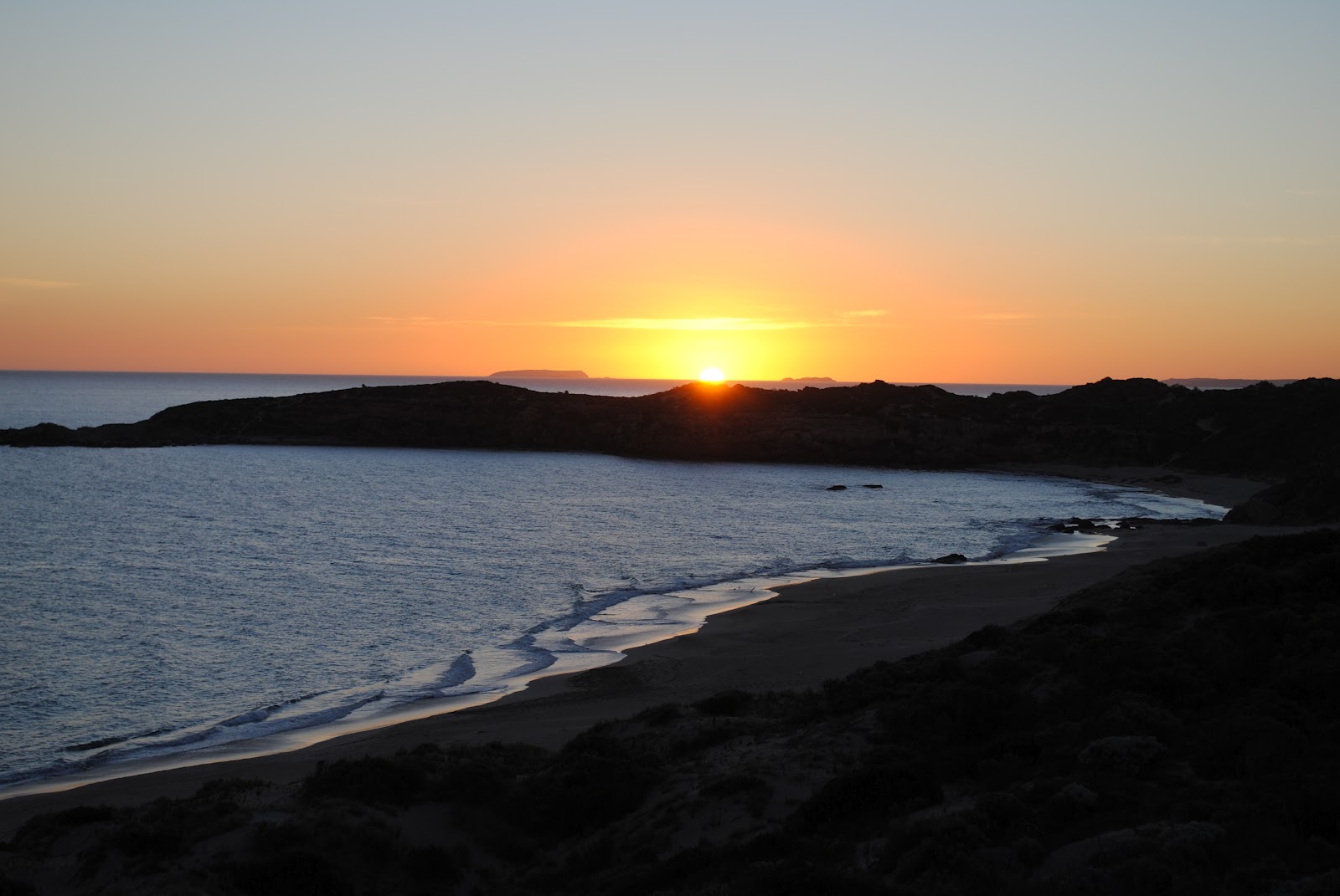 deb and trev's travels Blog update. "Butlers and Burners Beach"