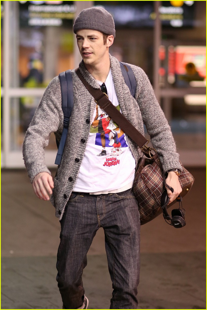 Beauty and Body of Male : Grant Gustin Returns to Canada After Shooting ...