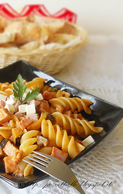 fusilli con melanzane e prosciutto