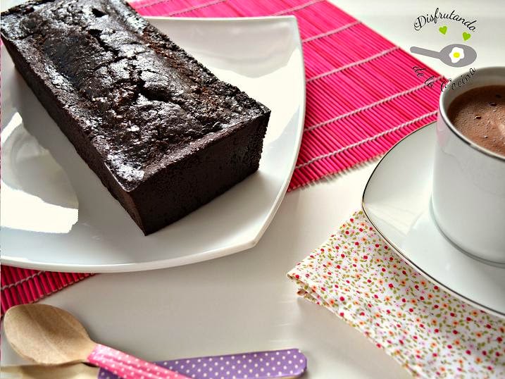 BIZCOCHO DE CHOCOLATE SIN HUEVO
