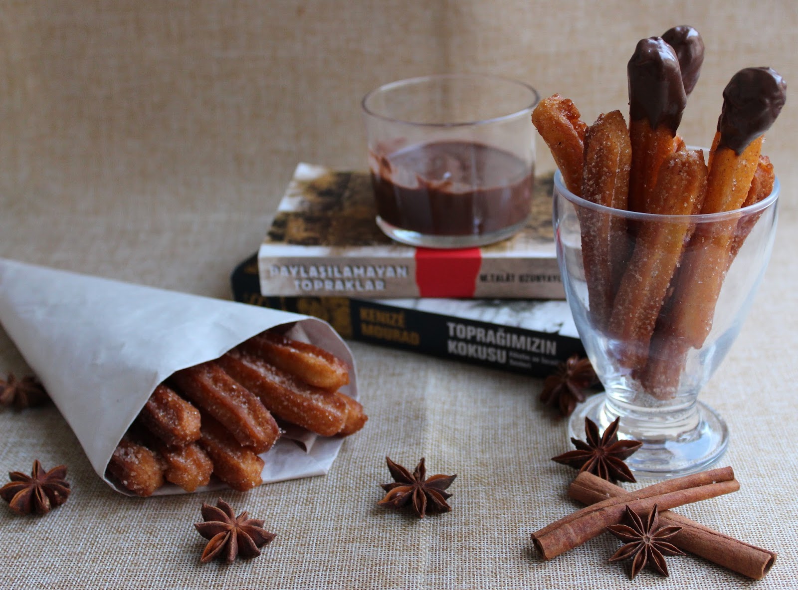 Churros- Çikolatalı Çıtır Hamur Tatlısı Churros- Çikolatalı Çıtır Hamur Tatlısı