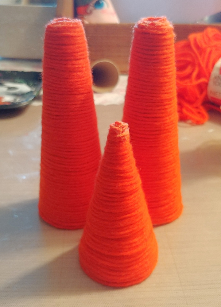DIY Yarn Carrot Cones