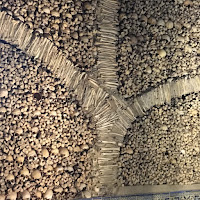 Capela dos ossos: um alerta sobre a transitoriedade da vida Blog 'lugares de memória'- matéria Capela dos ossos - Foto Sylvia Leite