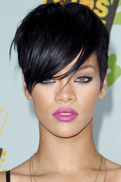 Gemily Barbon Beauty & Makeup: Rihanna and her beauty line